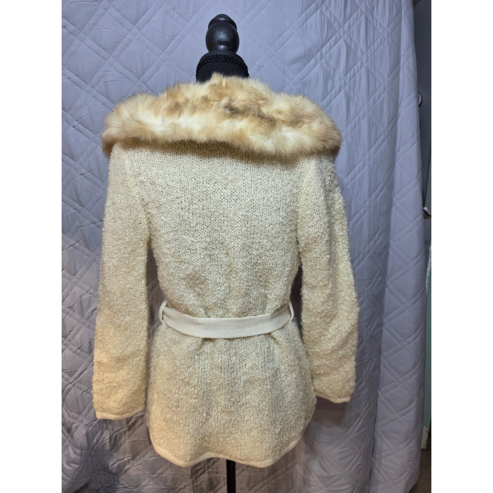 Sakri Vintage Cream Boucle Knit Cardigan Real? Faux Fur Collar Belted Sweater M - Picture 2 of 8